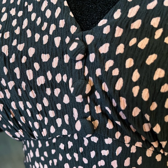 Black short dress with pink design by oasis - Picture 2 of 4